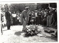 BOU SFER 06 JUILLET 1958 POSE DE LA PREMIERE PIERRE DU MONUMENT AUX MORTS 023